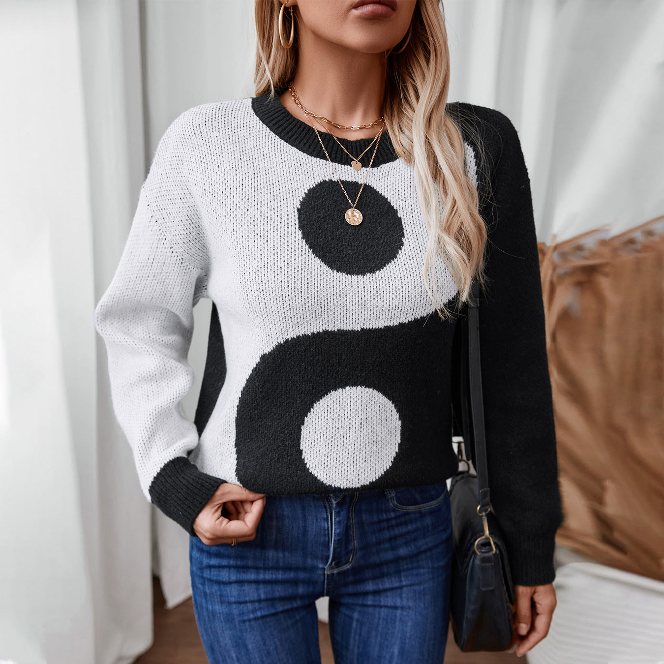 Taiji Pattern Round Neck Sweater